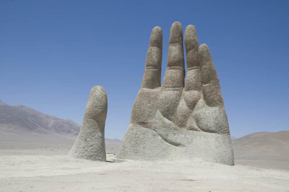 Scultura mano del deserto, Atacama.