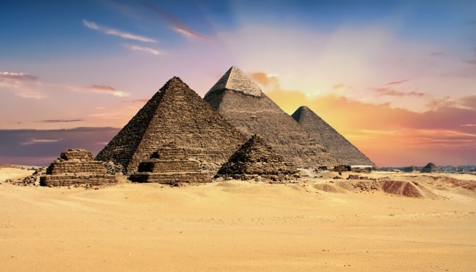 Piramidi di Giza al tramonto, Egitto.