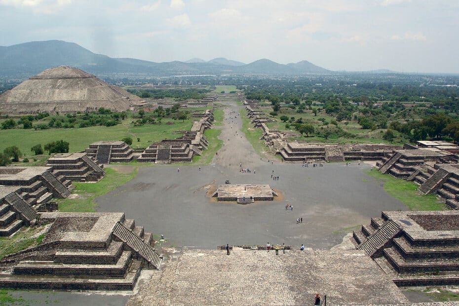 Veduta aerea delle piramidi di Teotihuacan, Messico.
