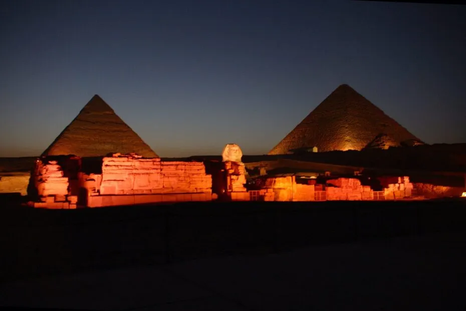 Sognare esplorare la pianura delle piramidi a giza